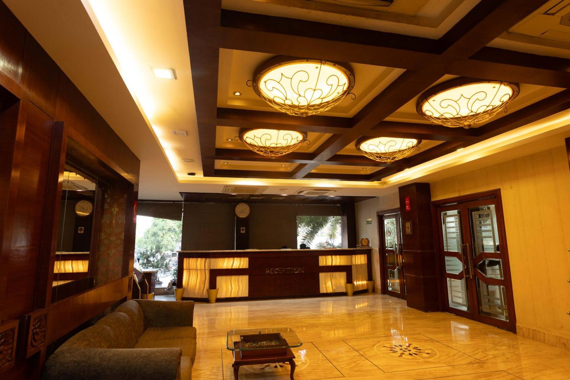 New Hotel Broadway Varanasi Exterior photo