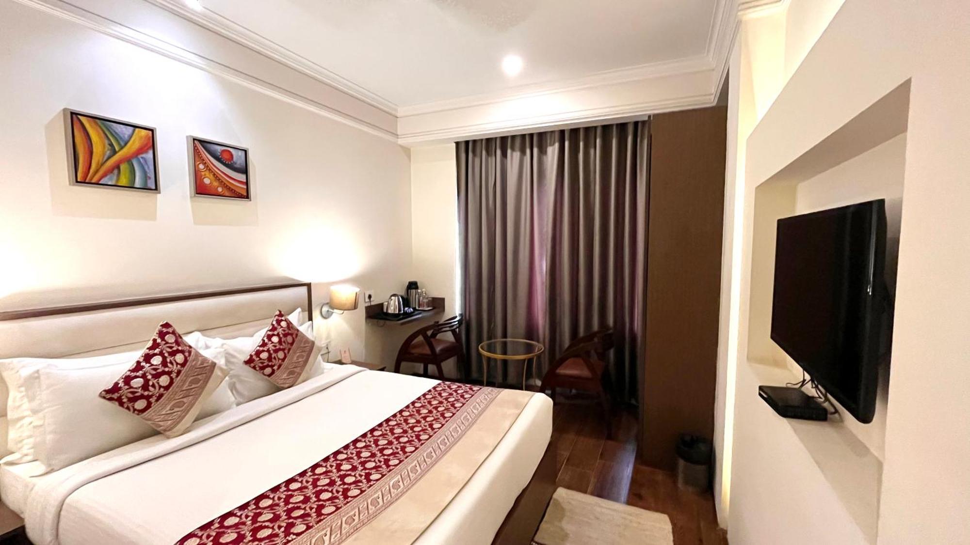 New Hotel Broadway Varanasi Exterior photo