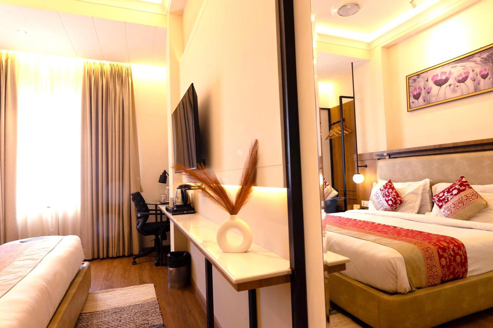 New Hotel Broadway Varanasi Exterior photo